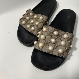 Women's Natural GG Supreme Slides With Pearls + Dust Bag